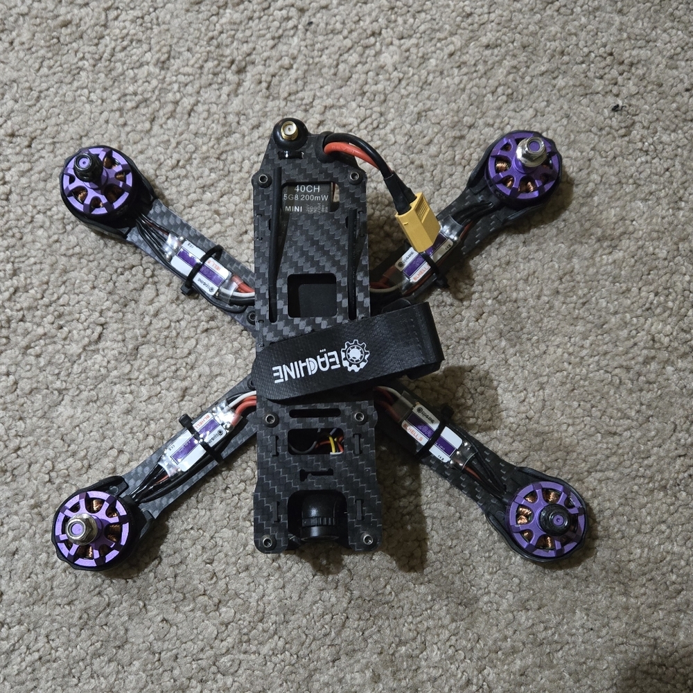 Carbon Fiber racing drone w/ FPV goggles